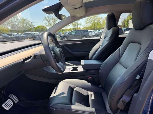Used 2023 Tesla Model Y Performance AWD/4WD image 16