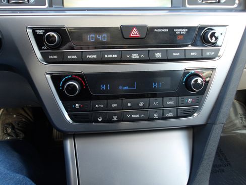 Used 2015 Hyundai Sonata Limited w/ Option Group 05 image 20