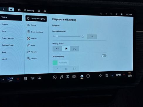 Used 2023 Rivian R1S Launch Edition image 17