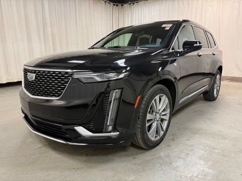 Used 2024 Cadillac XT6 Premium Luxury w/ Technology Package AWD/4WD image 11