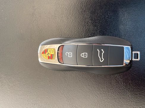 Certified 2026 Porsche Macan AWD/4WD image 25