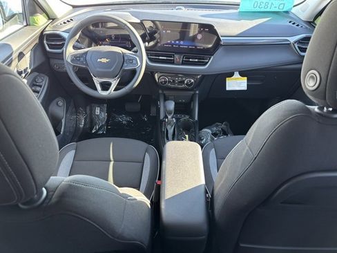 New 2026 Chevrolet TrailBlazer LT w/ Convenience Package image 3