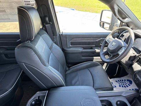 New 2026 RAM 2500 Laramie AWD/4WD image 23