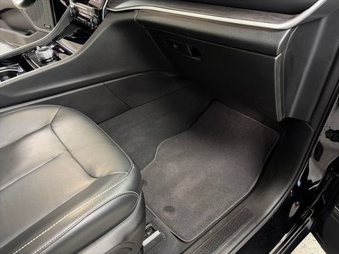Certified 2022 Jeep Grand Cherokee Limited AWD/4WD image 33