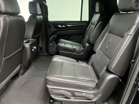 Used 2022 GMC Yukon XL Denali AWD/4WD image 48