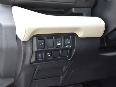 Used 2019 Subaru Ascent Limited AWD/4WD image 16