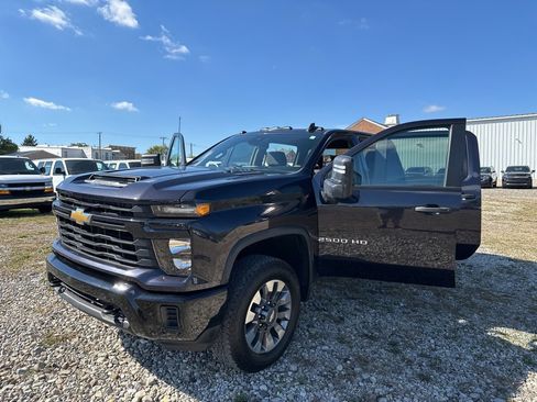 Used 2024 Chevrolet Silverado 2500 Custom w/ Custom Value Package image 26