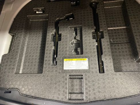 Used 2023 Lexus ES 300h w/ Accessory Package (Z2) FWD image 30