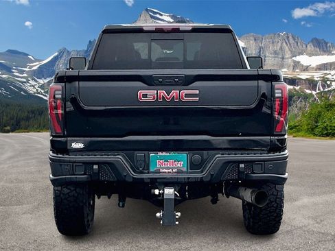 Used 2025 GMC Sierra 2500 AT4X w/ AT4X AEV Edition image 4