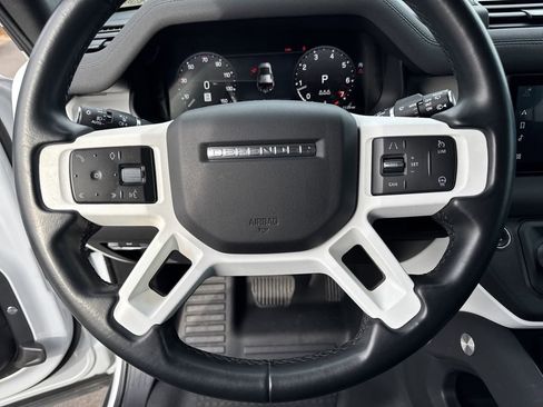 Used 2023 Land Rover Defender 110 S image 11