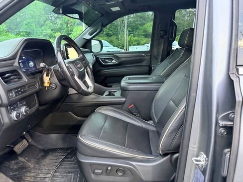 Used 2022 GMC Yukon SLT w/ SLT Premium Package AWD/4WD image 9