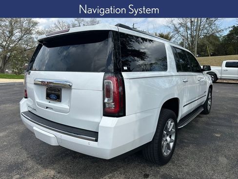 Used 2020 GMC Yukon XL Denali image 3