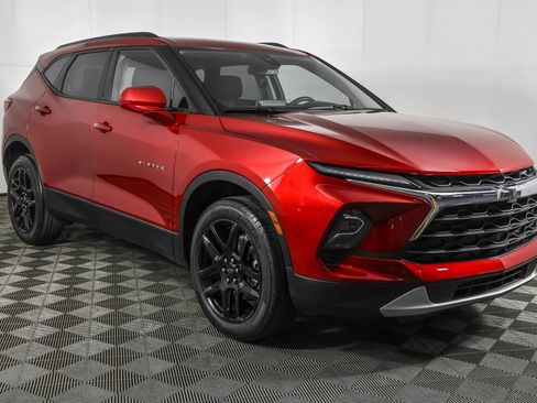 Used 2024 Chevrolet Blazer LT w/ Convenience Package FWD image 12