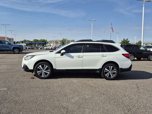 Used 2018 Subaru Outback 2.5i Limited AWD/4WD image 2