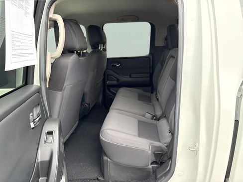 Certified 2025 Nissan Frontier SV w/ SV Convenience Package RWD image 23