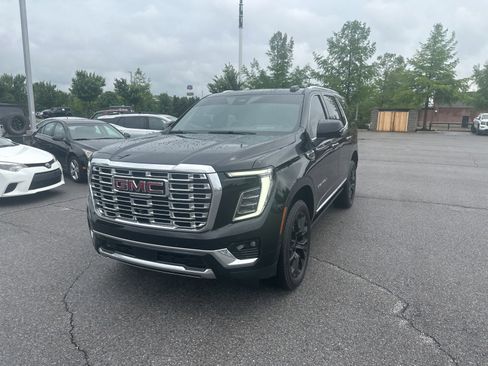 Used 2026 GMC Yukon Denali w/ Sun & Power Step Package AWD/4WD image 1