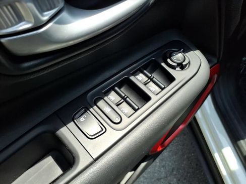 Used 2023 Jeep Renegade Trailhawk AWD/4WD image 23