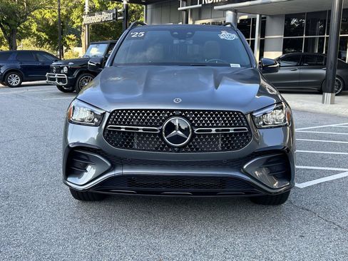 Certified 2025 Mercedes-Benz GLE 450e 4MATIC image 3