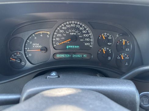 Used 2003 Chevrolet Silverado 2500 LS w/ Skid Plate Package AWD/4WD image 39
