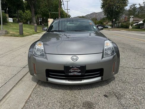 Used 2007 Nissan 350Z Touring image 2