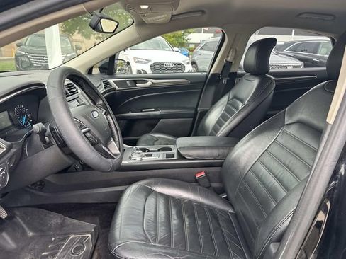 Used 2017 Ford Fusion SE AWD/4WD image 10