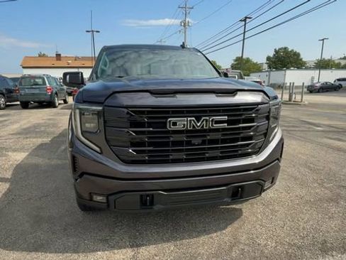 Used 2022 GMC Sierra 1500 Elevation w/ Elevation Premium Package AWD/4WD image 3