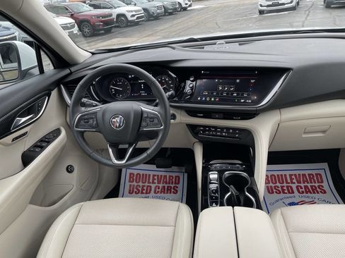 Used 2023 Buick Envision Essence image 3