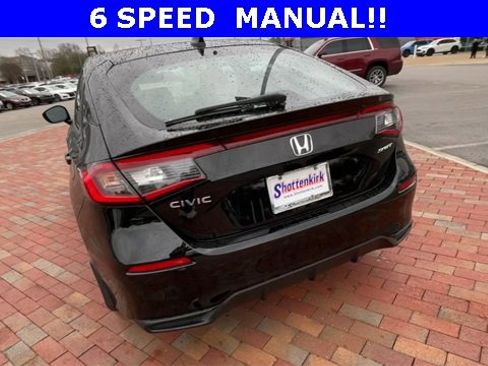 Used 2022 Honda Civic Sport image 8