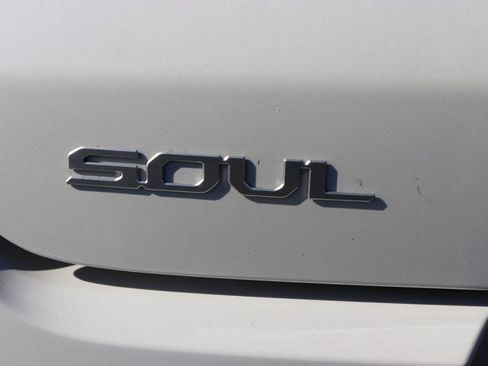 Used 2023 Kia Soul LX FWD image 47