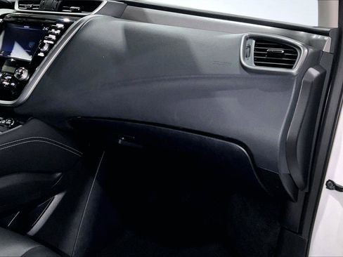 Used 2023 Nissan Murano SV image 17