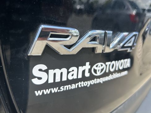 Used 2025 Toyota RAV4 XLE AWD/4WD image 8