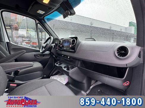 Used 2025 Mercedes-Benz Sprinter 2500 image 45