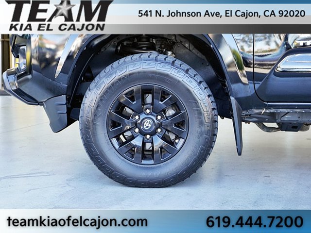 Used 2017 Toyota Tacoma SR5 w/ Tow Package AWD/4WD image 7
