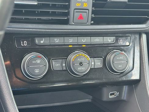 Used 2019 Volkswagen Jetta GLI FWD image 30