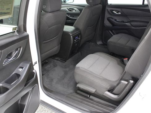 Used 2022 Chevrolet Traverse LT FWD image 28