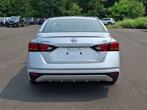 Certified 2024 Nissan Altima 2.5 SV FWD image 5