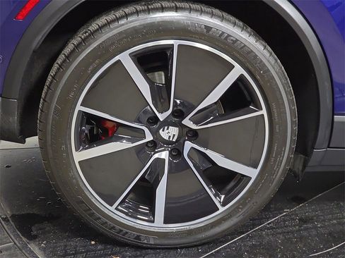 Certified 2025 Porsche Macan 4S Electric image 29