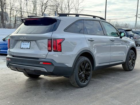 Used 2023 Kia Sorento S w/ Panoramic Sunroof Package image 7
