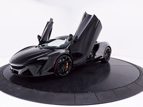 Used 2026 McLaren Artura RWD image 22
