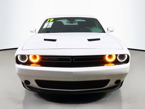 Used 2019 Dodge Challenger SXT image 11