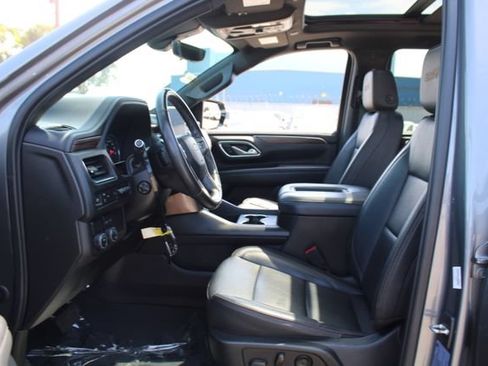 Used 2021 Chevrolet Suburban High Country RWD image 44