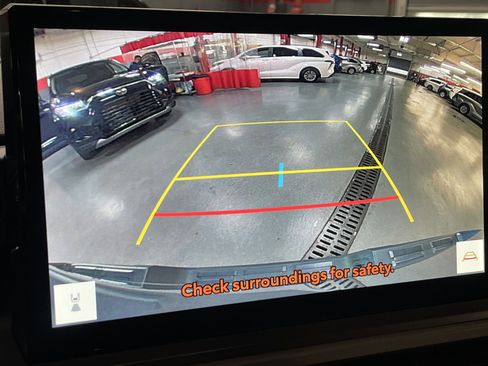 Used 2024 Toyota Tacoma TRD Sport w/ TRD Sport Upgrade Package image 25