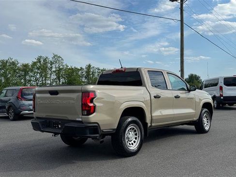 Used 2024 Chevrolet Colorado W/T image 9