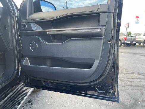 Used 2021 Ford Expedition Max XLT image 9