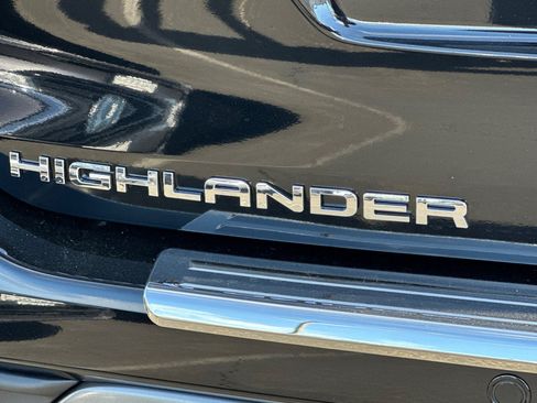 Certified 2026 Toyota Highlander Platinum AWD/4WD image 28
