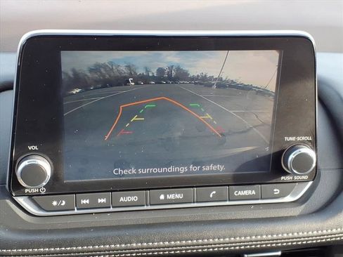 Used 2023 Nissan Rogue SV image 15