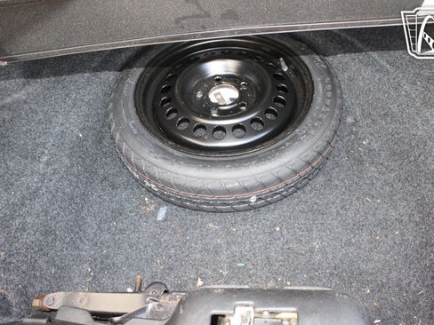 Used 1996 Cadillac Seville SLS FWD image 3