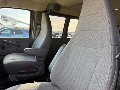 Used 2016 Chevrolet Express 2500 LS image 16