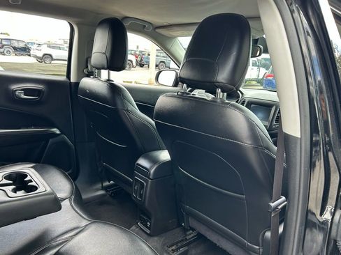 Used 2019 Jeep Compass Latitude image 32