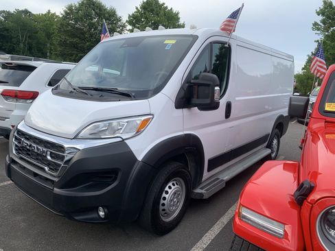 Used 2025 RAM ProMaster 2500 w/ U-Haul Equipment Group FWD image 3